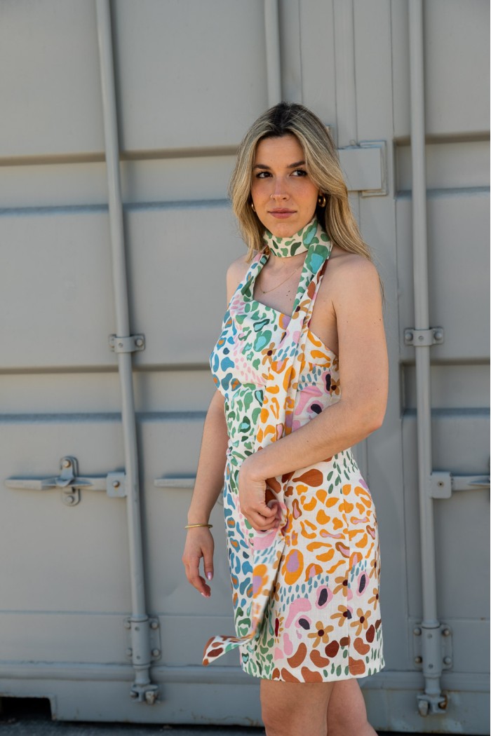 Κοντό φόρεμα με πολύχρωμα σχέδια